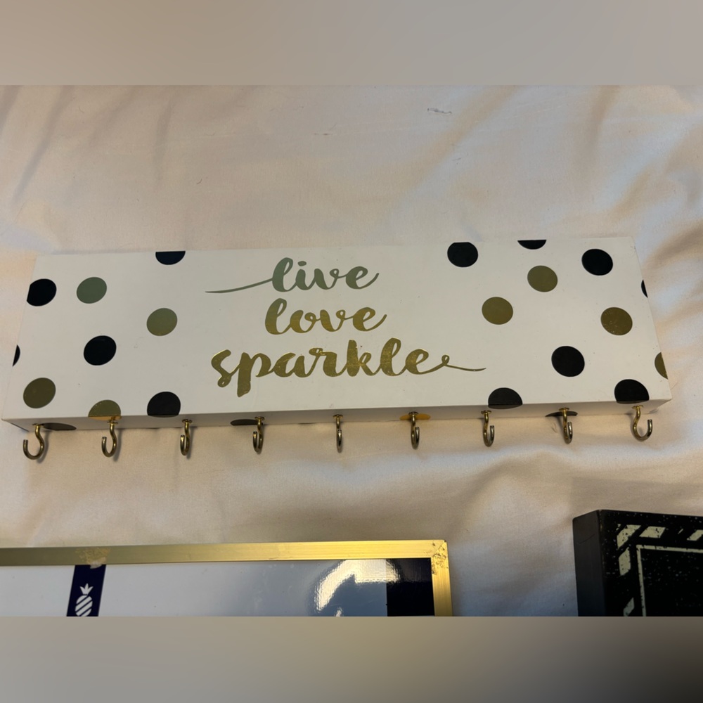 Wood wall decor. Jewelry hooks Live Love Sparkle and Mermaid.